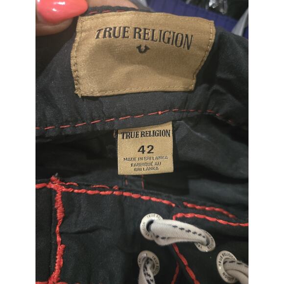 True Religion Men's Big T Board Shorts Black PTRB011S size 42 With Defect - Picture 9 of 9